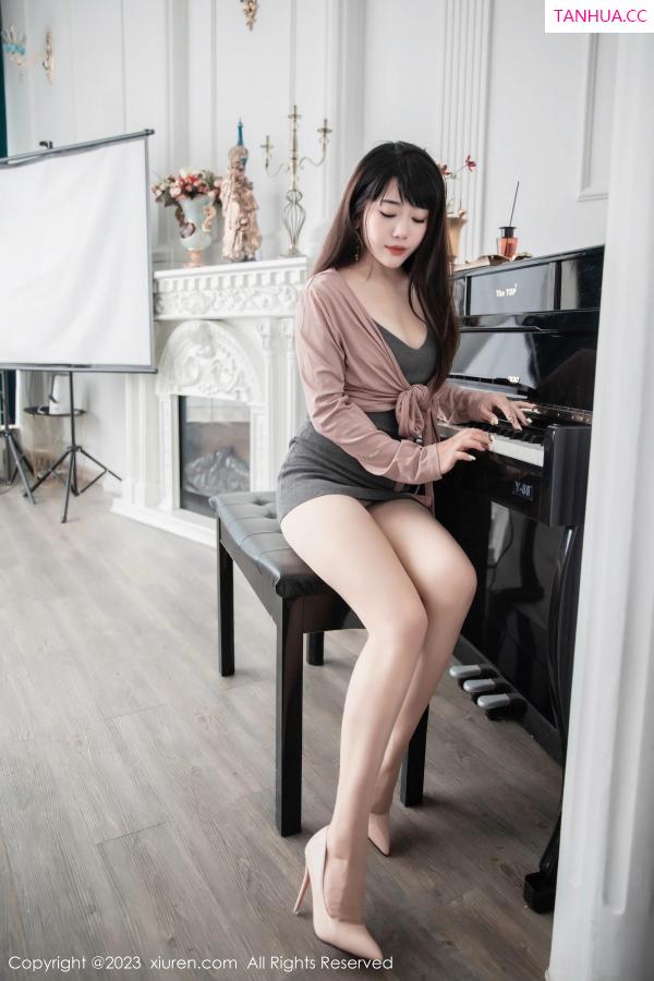   [XiuRen]高清写真图 2023.04.07 No.6532 严利娅Yuliya 丝袜美臀第15张图片